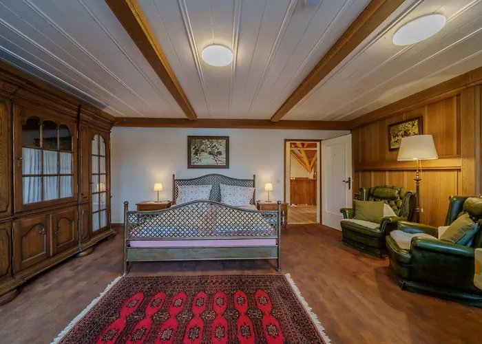 Adlerhorst Homestay *