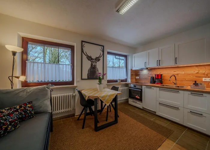 Adlerhorst Homestay *